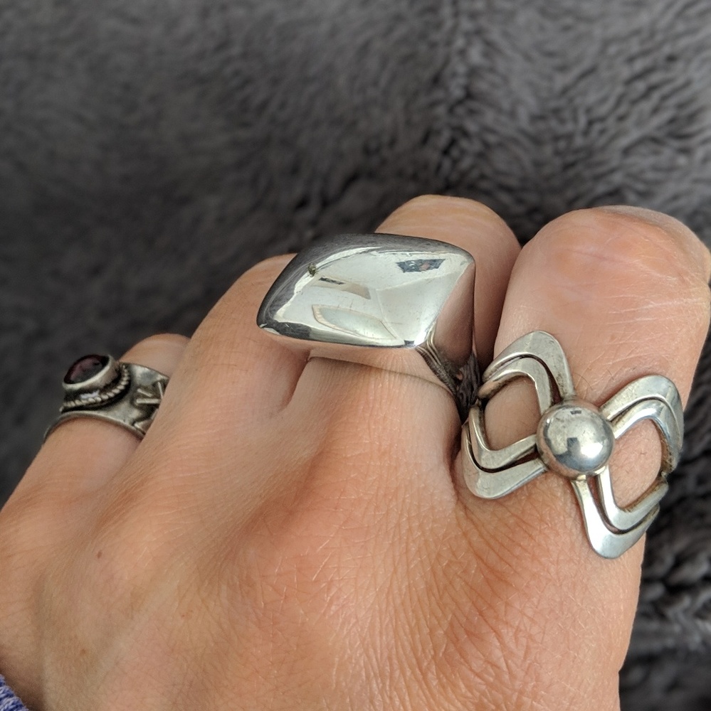 STERLING SILVER RING - Picture 1 of 3
